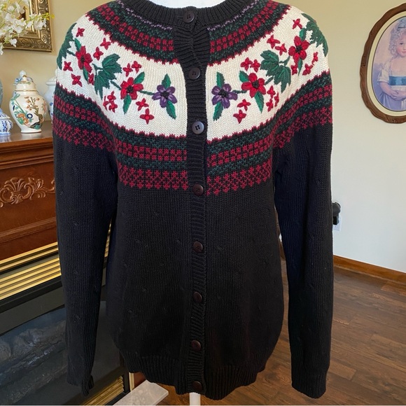 Northern Isles Sweaters - Northern Isles • Hand Embroidered Floral Fair Isle Cardigan Sweater • Size M